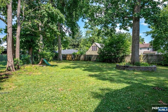 228 Henry Court, North Plainfield, NJ 07060