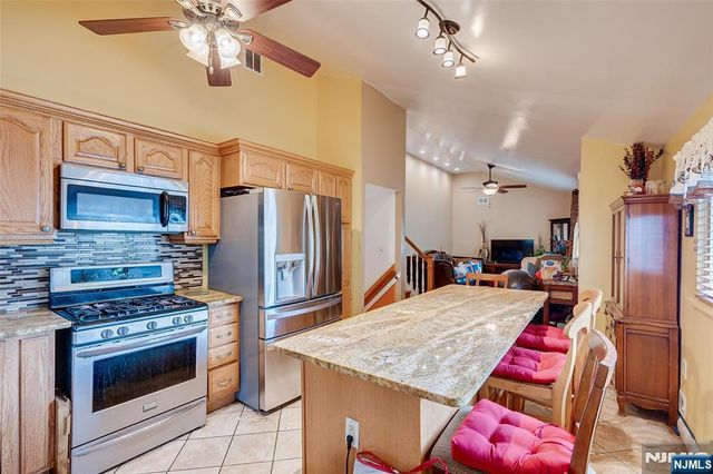 228 Henry Court, North Plainfield, NJ 07060