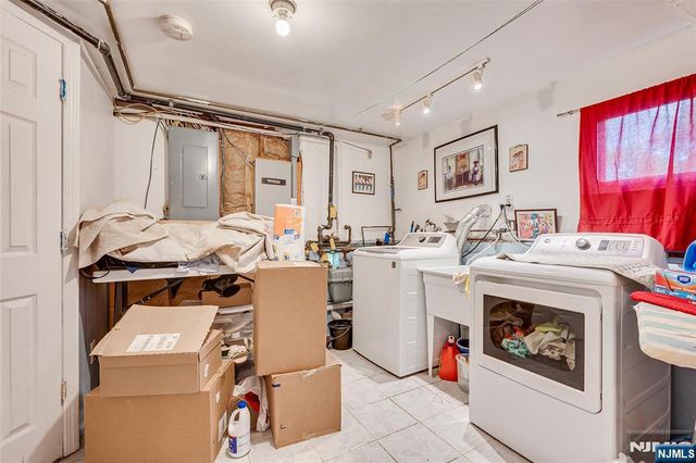 228 Henry Court, North Plainfield, NJ 07060