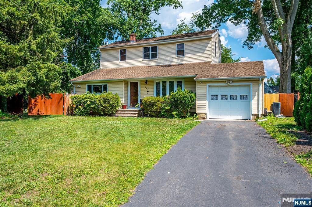 228 Henry Court, North Plainfield, NJ 07060