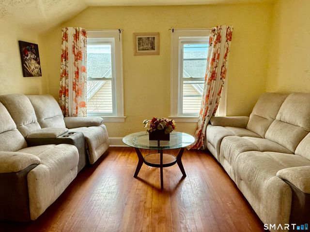 100-102 Ashley Street, Bridgeport, CT 06610