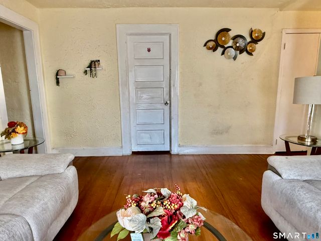 100-102 Ashley Street, Bridgeport, CT 06610