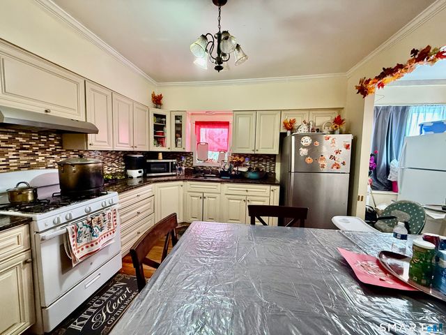 100-102 Ashley Street, Bridgeport, CT 06610