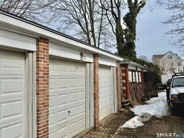 100-102 Ashley Street, Bridgeport, CT 06610