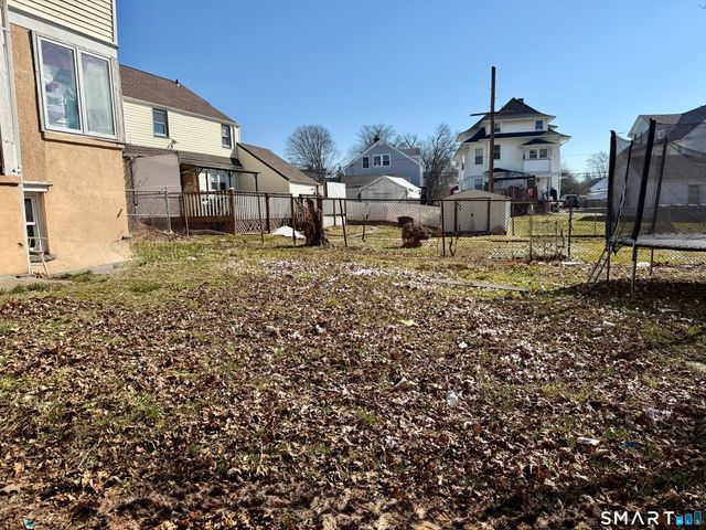 100-102 Ashley Street, Bridgeport, CT 06610