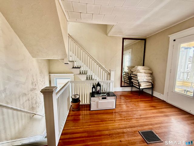 100-102 Ashley Street, Bridgeport, CT 06610