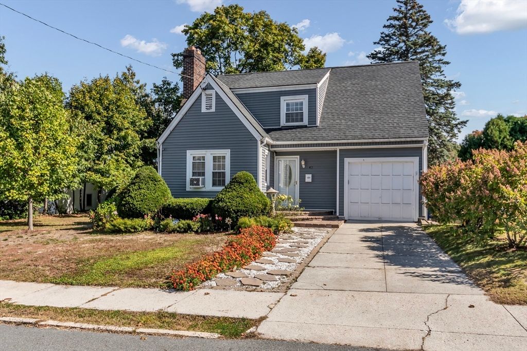 42 Durso Ave, Lawrence, MA 01843