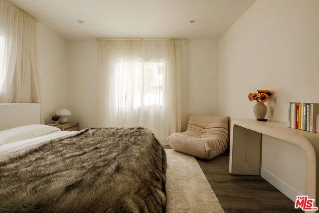 23262 Ostronic Drive, Woodland Hills (los Angeles), CA 91367