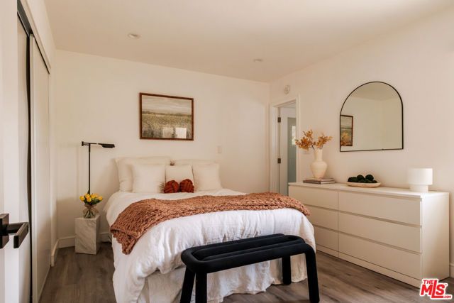23262 Ostronic Drive, Woodland Hills (los Angeles), CA 91367