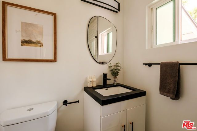 23262 Ostronic Drive, Woodland Hills (los Angeles), CA 91367