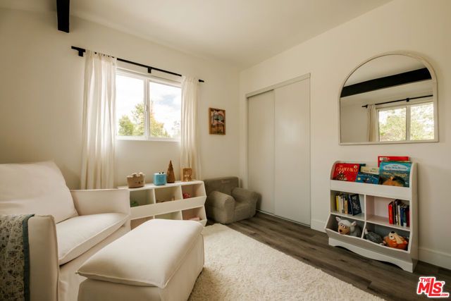 23262 Ostronic Drive, Woodland Hills (los Angeles), CA 91367