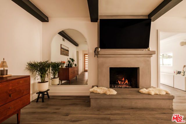 23262 Ostronic Drive, Woodland Hills (los Angeles), CA 91367