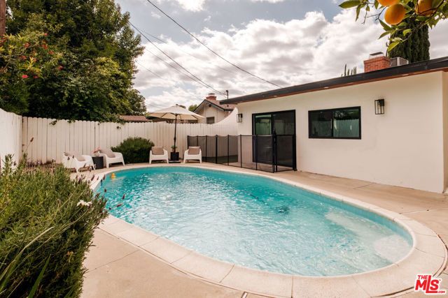 23262 Ostronic Drive, Woodland Hills (los Angeles), CA 91367