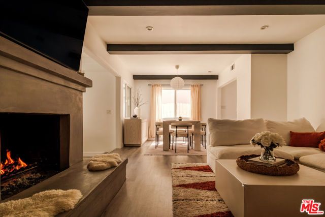 23262 Ostronic Drive, Woodland Hills (los Angeles), CA 91367
