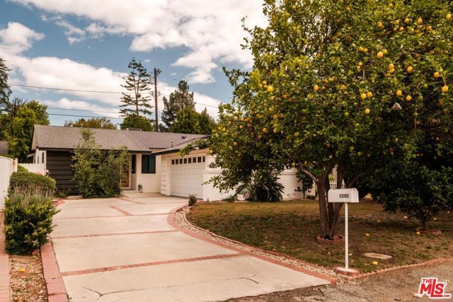 23262 Ostronic Drive, Woodland Hills (los Angeles), CA 91367
