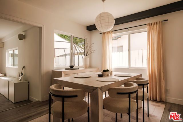 23262 Ostronic Drive, Woodland Hills (los Angeles), CA 91367