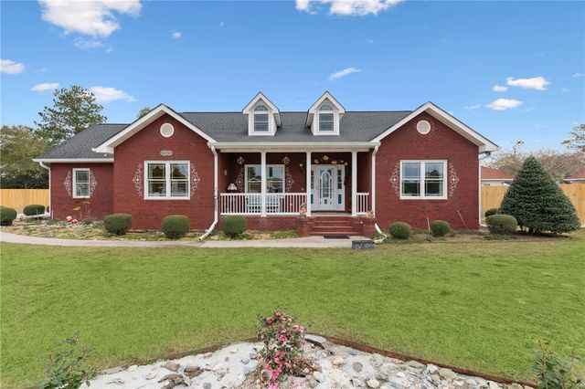 932 Hitching Post Lane, Waycross, GA 31503