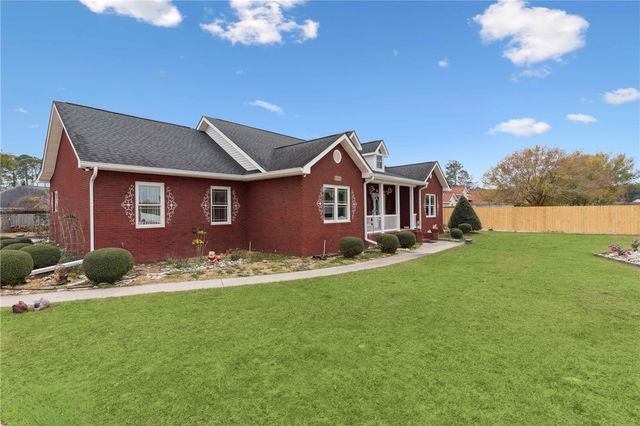 932 Hitching Post Lane, Waycross, GA 31503