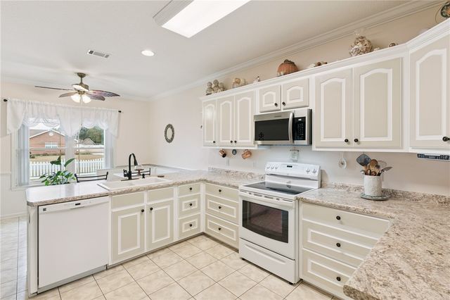 932 Hitching Post Lane, Waycross, GA 31503