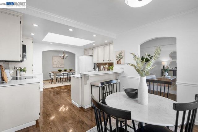2090 Foxswallow Rd, Pleasanton, CA 94566