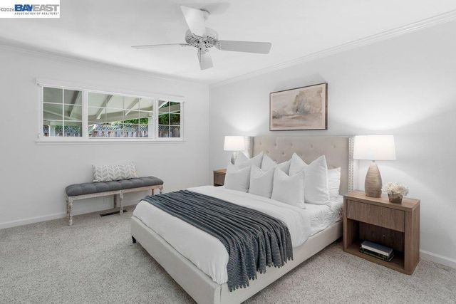 2090 Foxswallow Rd, Pleasanton, CA 94566