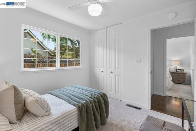 2090 Foxswallow Rd, Pleasanton, CA 94566