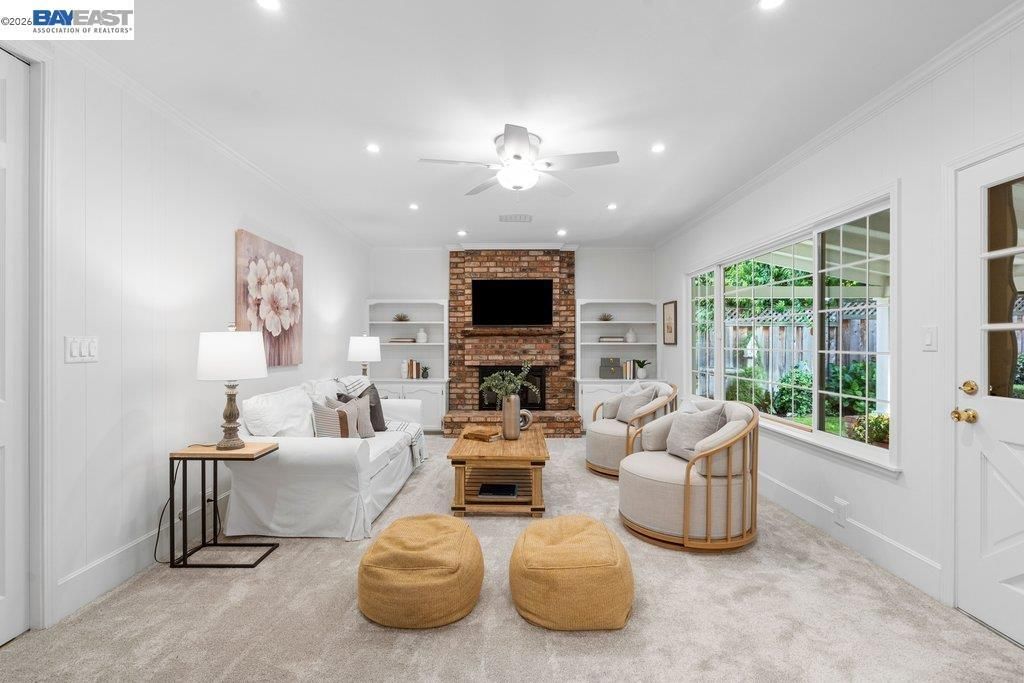 Image 18 of property listing at 2090 Foxswallow Rd, Pleasanton, CA 94566