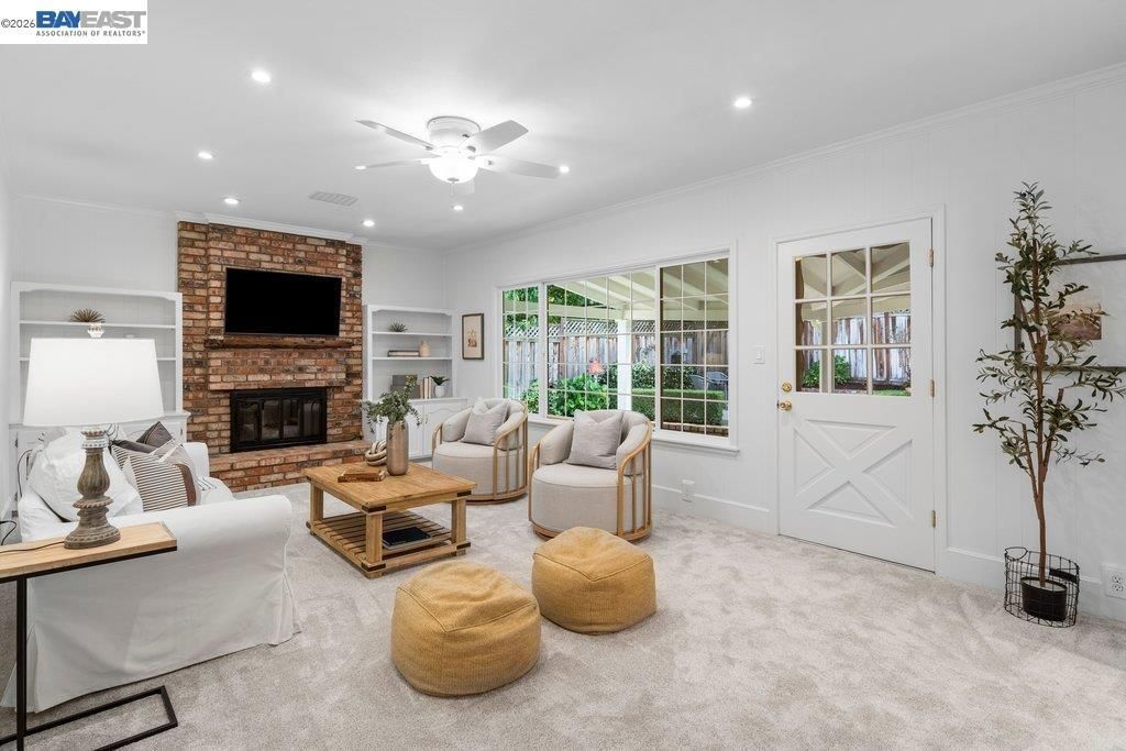 Image 19 of property listing at 2090 Foxswallow Rd, Pleasanton, CA 94566