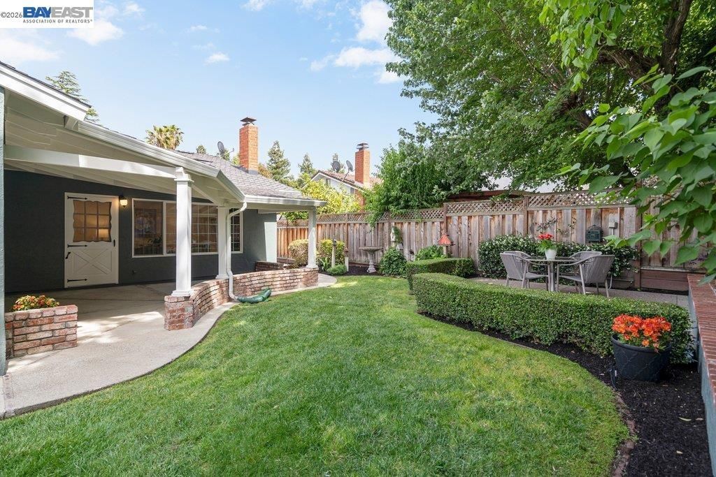 Image 37 of property listing at 2090 Foxswallow Rd, Pleasanton, CA 94566
