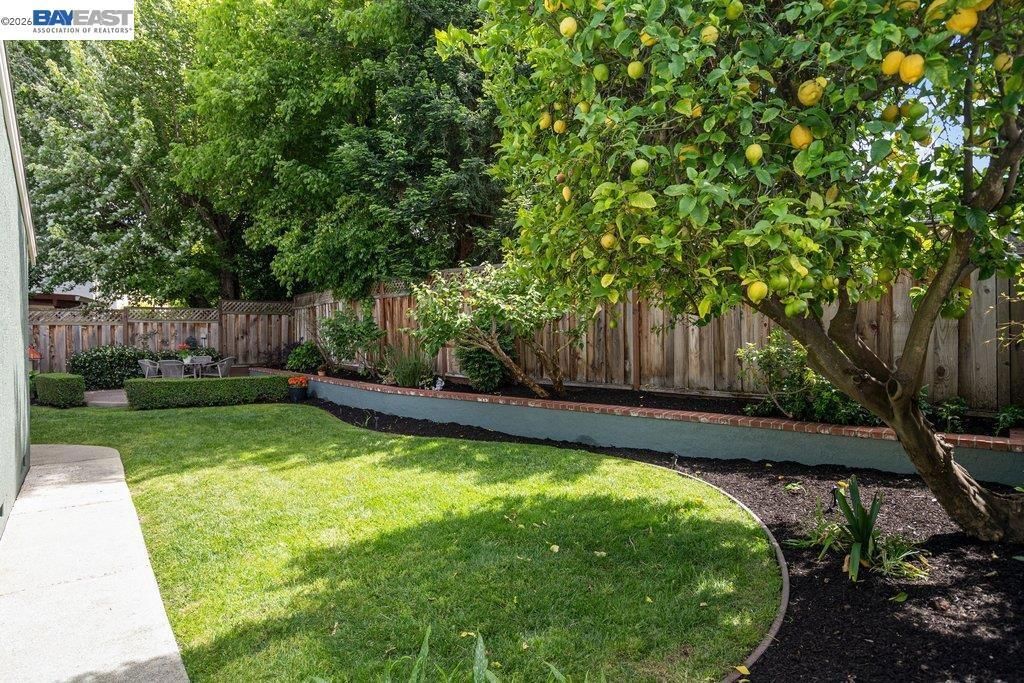 Image 38 of property listing at 2090 Foxswallow Rd, Pleasanton, CA 94566