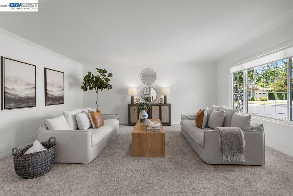 Image 7 of property listing at 2090 Foxswallow Rd, Pleasanton, CA 94566