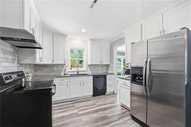 1216 W 97 Street, Kansas City, MO 64114