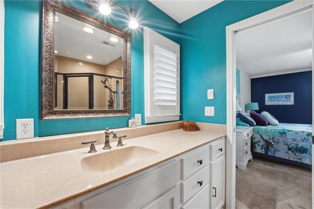 1216 W 97 Street, Kansas City, MO 64114