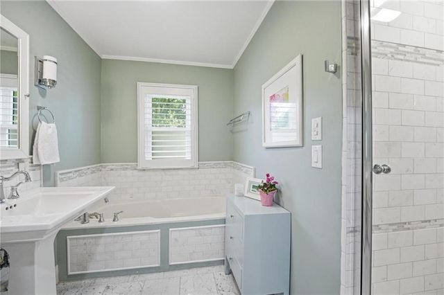 1216 W 97 Street, Kansas City, MO 64114