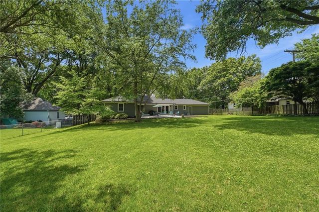 1216 W 97 Street, Kansas City, MO 64114