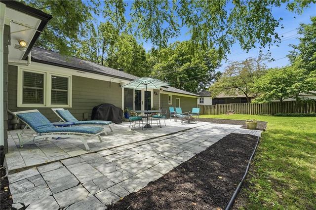 1216 W 97 Street, Kansas City, MO 64114