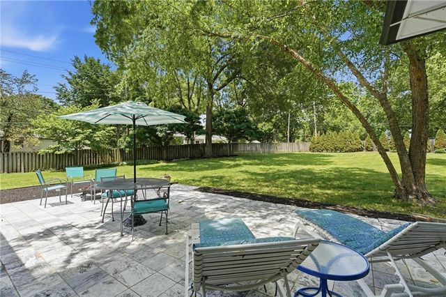 1216 W 97 Street, Kansas City, MO 64114