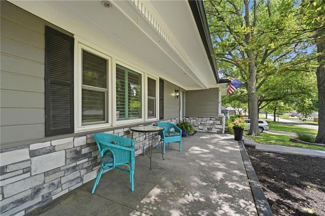 1216 W 97 Street, Kansas City, MO 64114