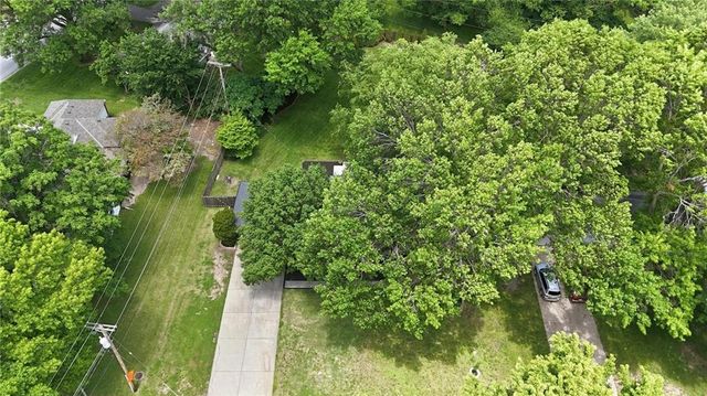 1216 W 97 Street, Kansas City, MO 64114