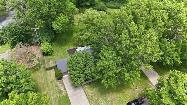 1216 W 97 Street, Kansas City, MO 64114