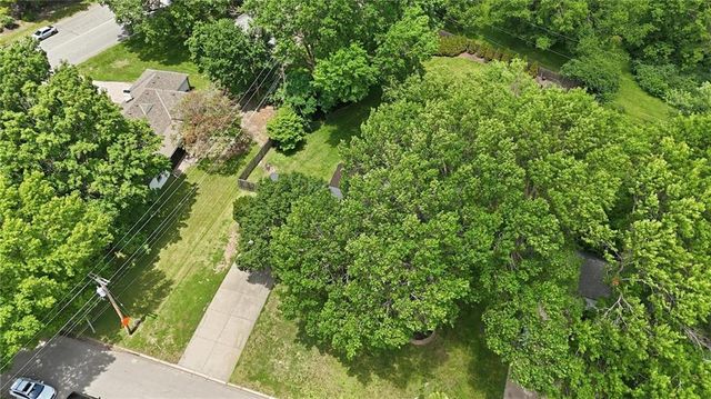 1216 W 97 Street, Kansas City, MO 64114
