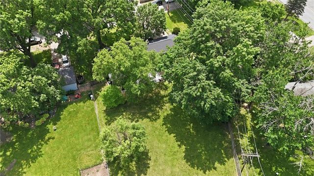 1216 W 97 Street, Kansas City, MO 64114
