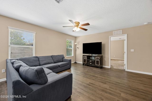 6033 PEELER Road S, Jacksonville, FL 32277
