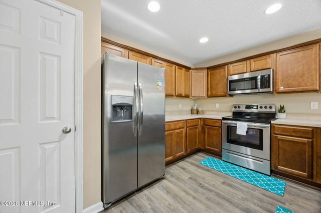 6033 PEELER Road S, Jacksonville, FL 32277