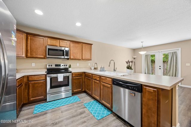 6033 PEELER Road S, Jacksonville, FL 32277