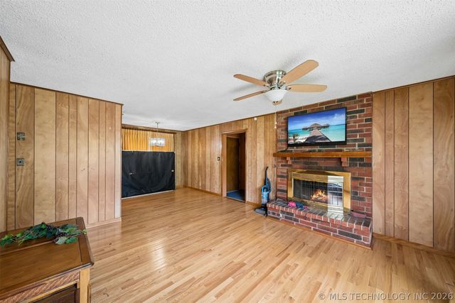 525 N 44 Avenue, Tulsa, OK 74127