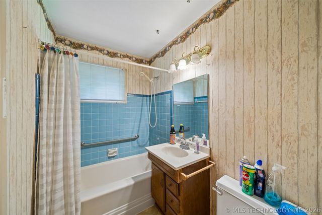 525 N 44 Avenue, Tulsa, OK 74127