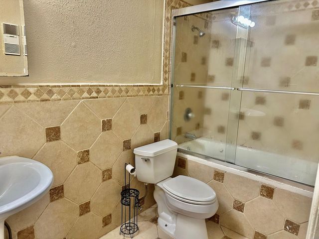 2750 Holly Hall Street 703, Houston, TX 77054