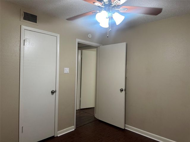 2750 Holly Hall Street 703, Houston, TX 77054