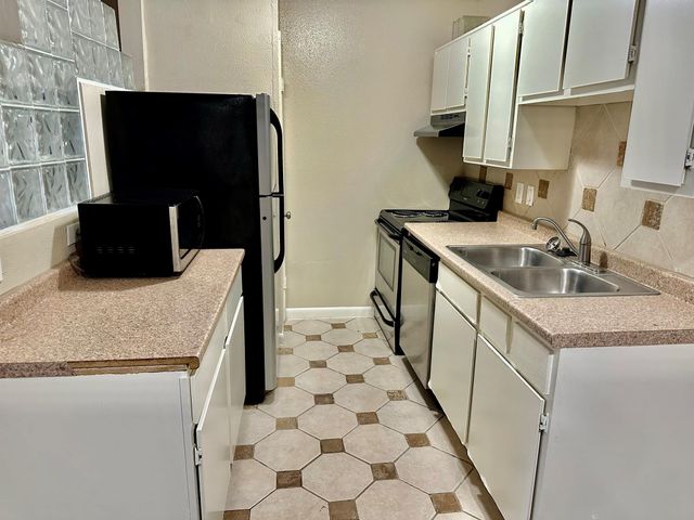 2750 Holly Hall Street 703, Houston, TX 77054